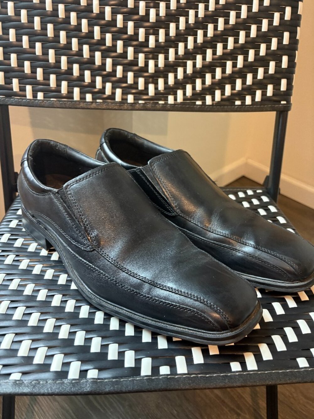 Dockers Men's Black Leather Slip-On Dress Loafers Size 13M Business Casual Shoes